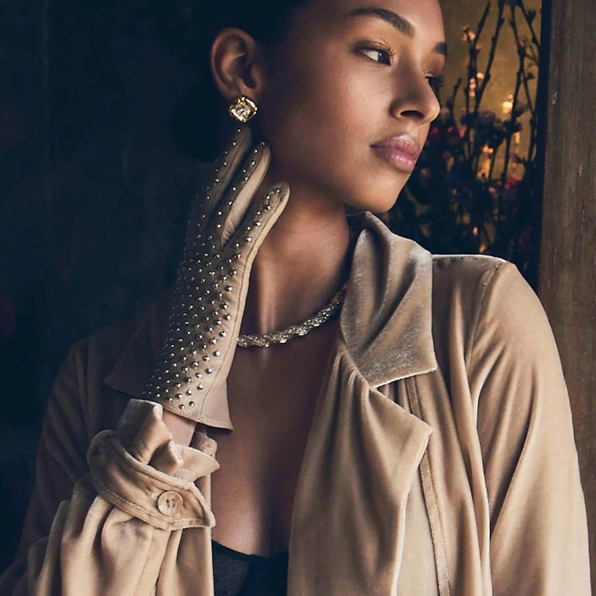 Kelly Glove Leather with Studs NUDE