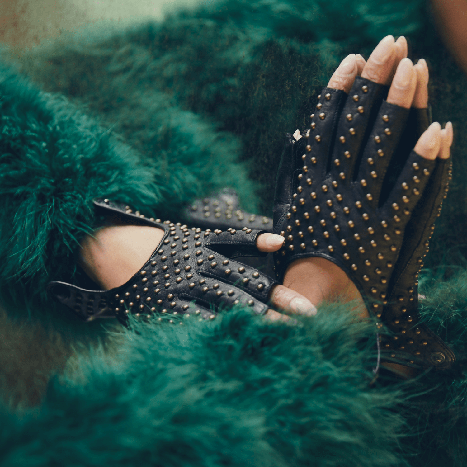 3/4 Fingerless Driving Glove With Studs