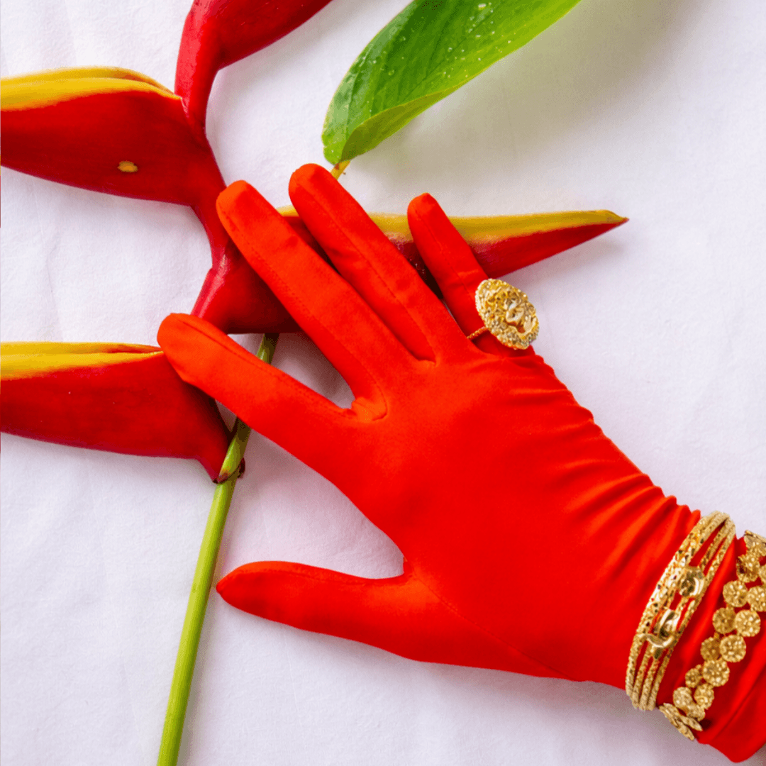 The Nylon Gallery Glove